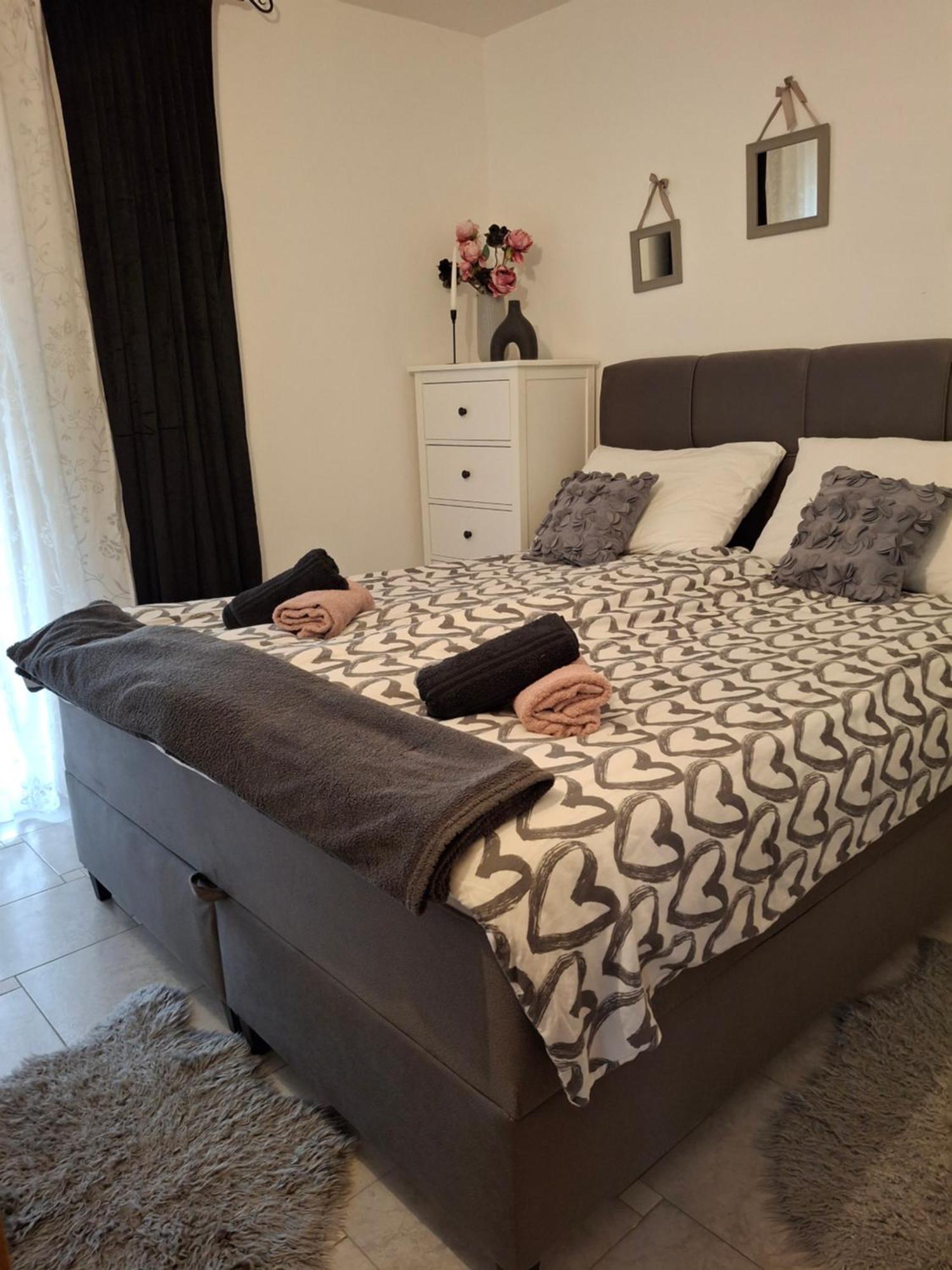 Villa Opg Pelejs Pag Town Esterno foto